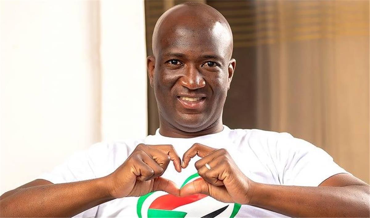 large-371 إدوارد سادومبا مهاجم الهلال السوداني السابق